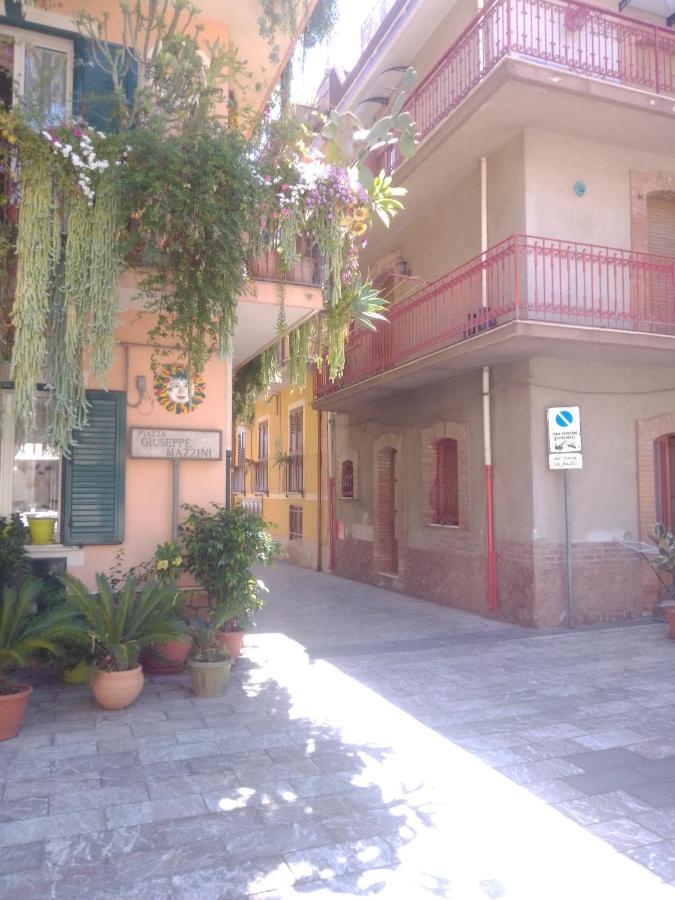 מצאו Vacanza Taormina Mare מראה חיצוני תמונה